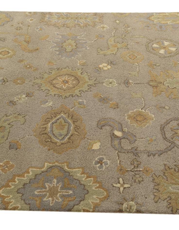 Detail image of 5' x 8' Agra Wool Rug