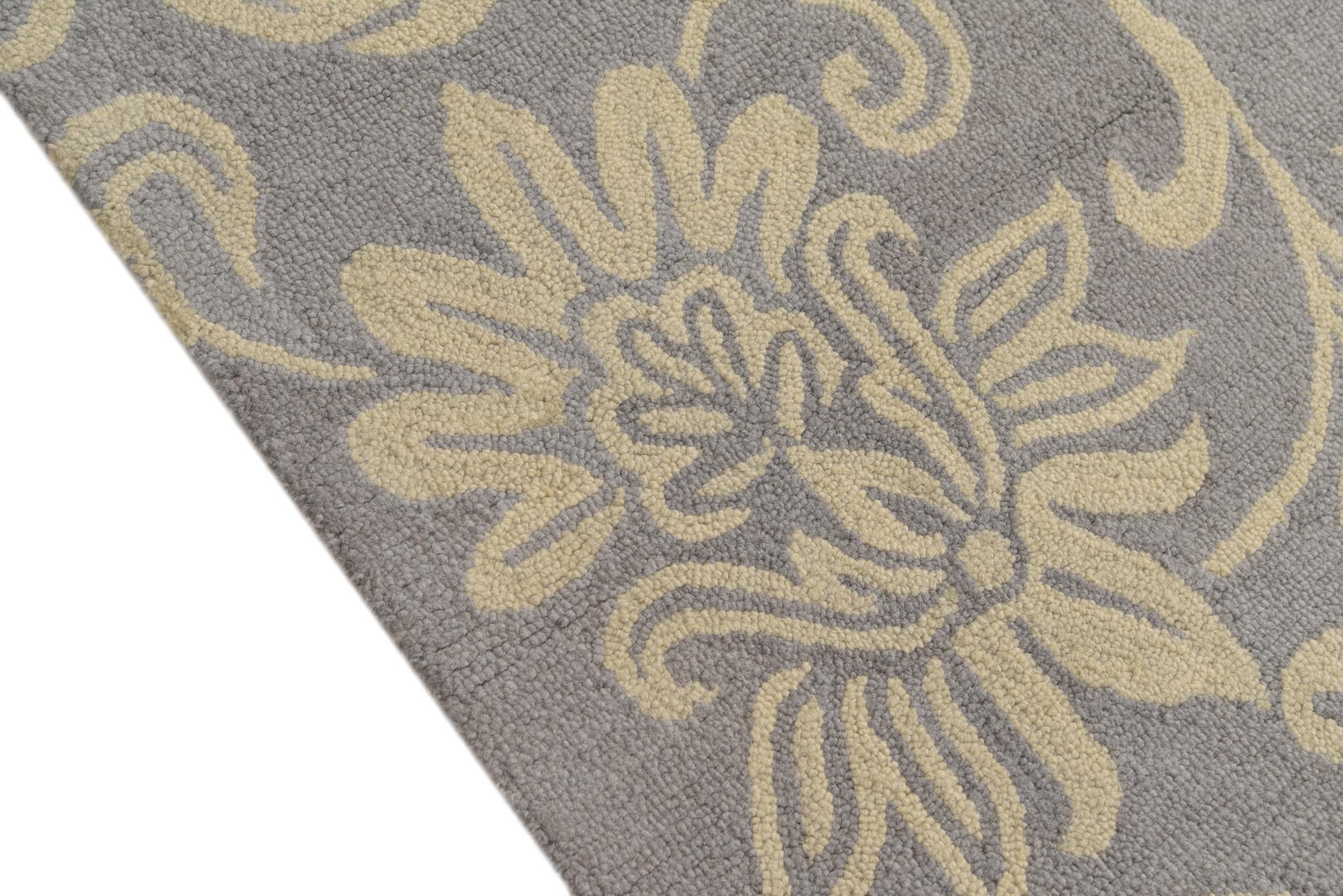 5' x 8' Agra Wool Rug