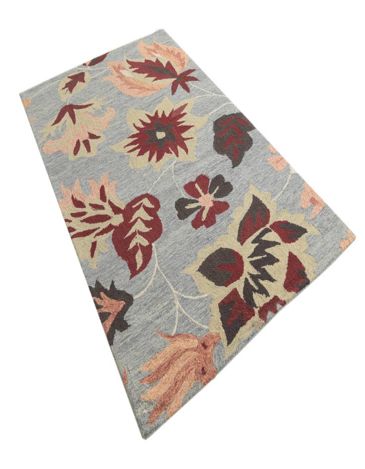 Detail image of 5' 1 x 8' Agra Wool Rug