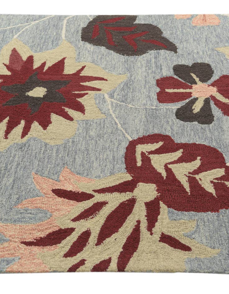 Detail image of 5' 1 x 8' Agra Wool Rug