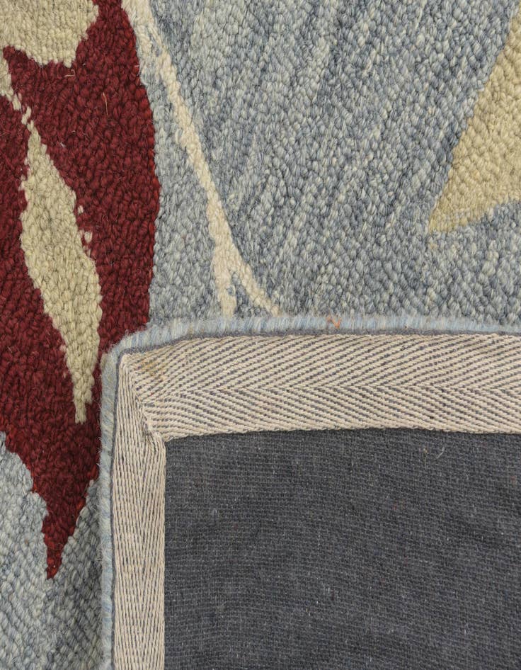 Detail image of 5' 1 x 8' Agra Wool Rug