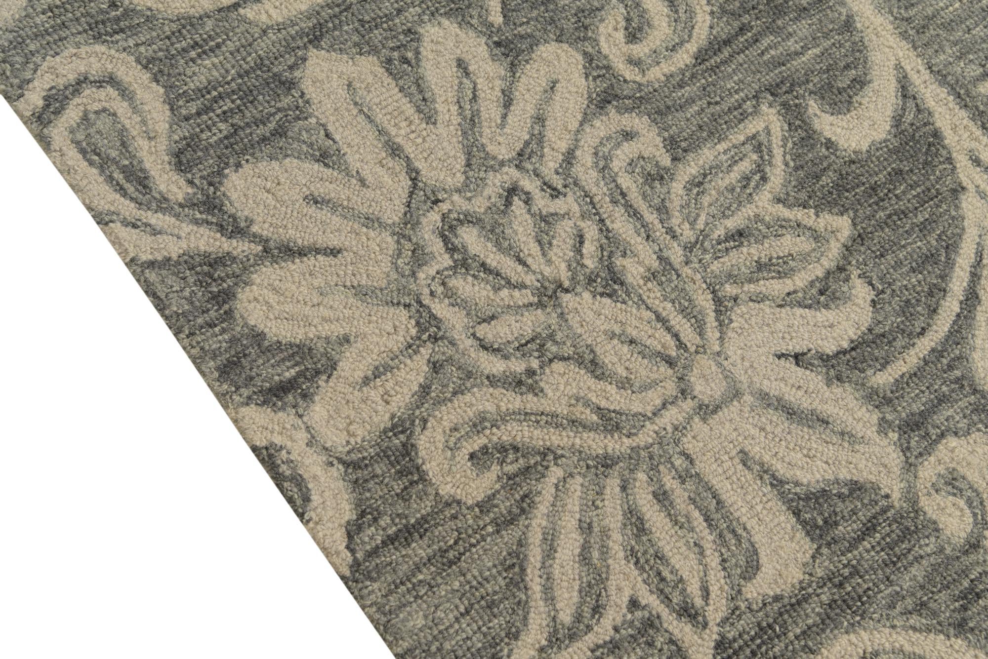 5' 1 x 8' Agra Wool Rug