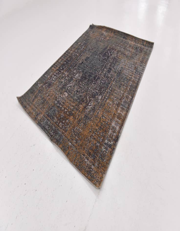 Detail image of 5' 2 x 7' 3 Alexis Rug