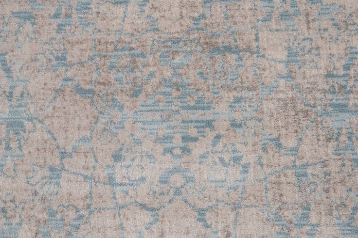 Detail image of 4' 10 x 8' Alexis Rug