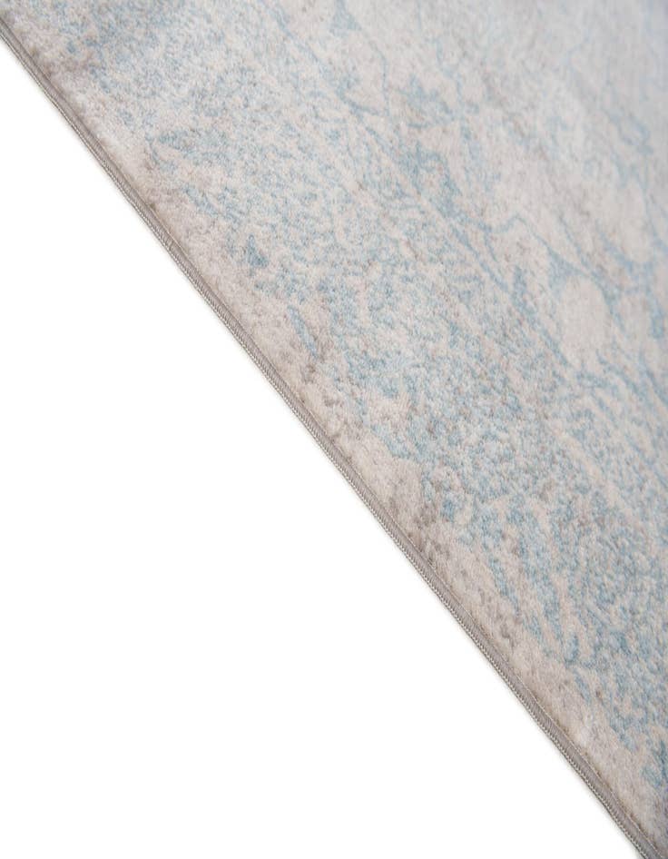 Detail image of 4' 10 x 8' Alexis Rug