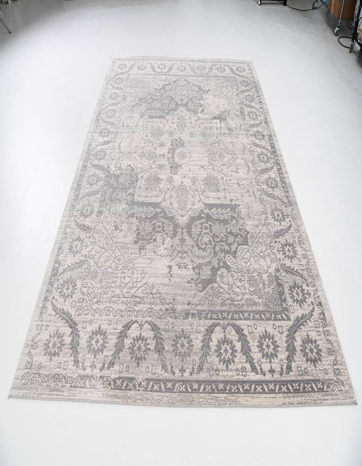 Detail image of 7' x 10' Alexis Rug