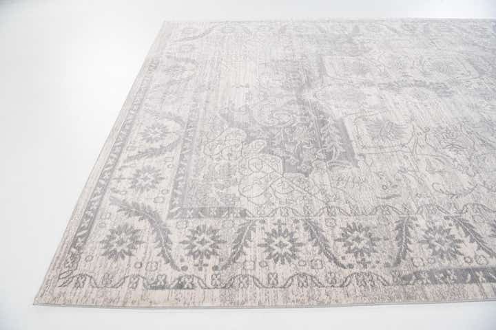 7' x 10' Alexis Rug