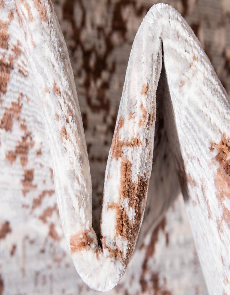 Detail image of 5' x 8' Alexis Rug