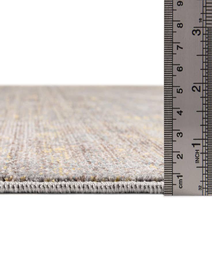 Detail image of 4' 7 x 6' 7 Alexis Rug