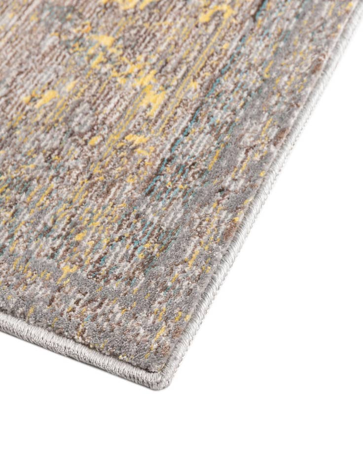 Detail image of 4' 7 x 6' 7 Alexis Rug