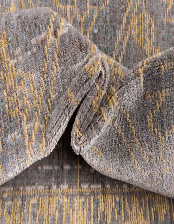 Detail image of 4' x 6' Alexis Rug