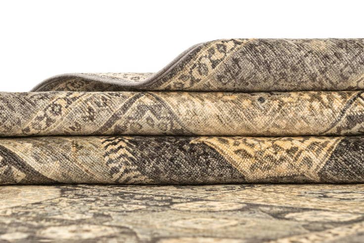 Detail image of 3' 11 x 5' 9 Hand Knotted Amina Rug