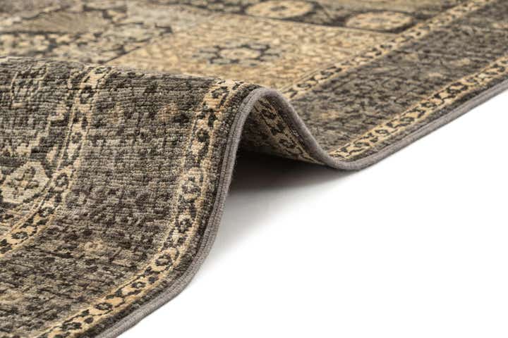 3' 11 x 5' 9 Hand Knotted Amina Rug