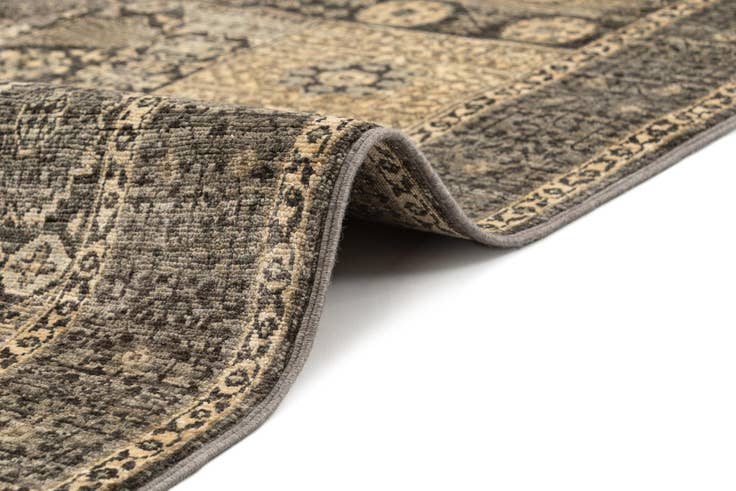 Detail image of 3' 11 x 5' 9 Hand Knotted Amina Rug