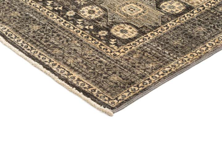 3' 11 x 5' 9 Hand Knotted Amina Rug