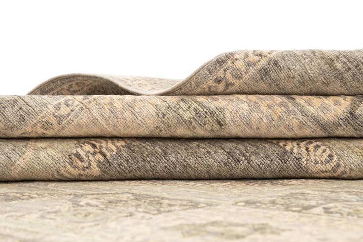 Detail image of 4' 1 x 5' 9 Hand Knotted Amina Rug