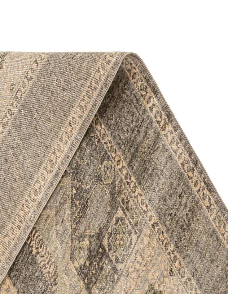 Detail image of 4' 1 x 5' 9 Hand Knotted Amina Rug