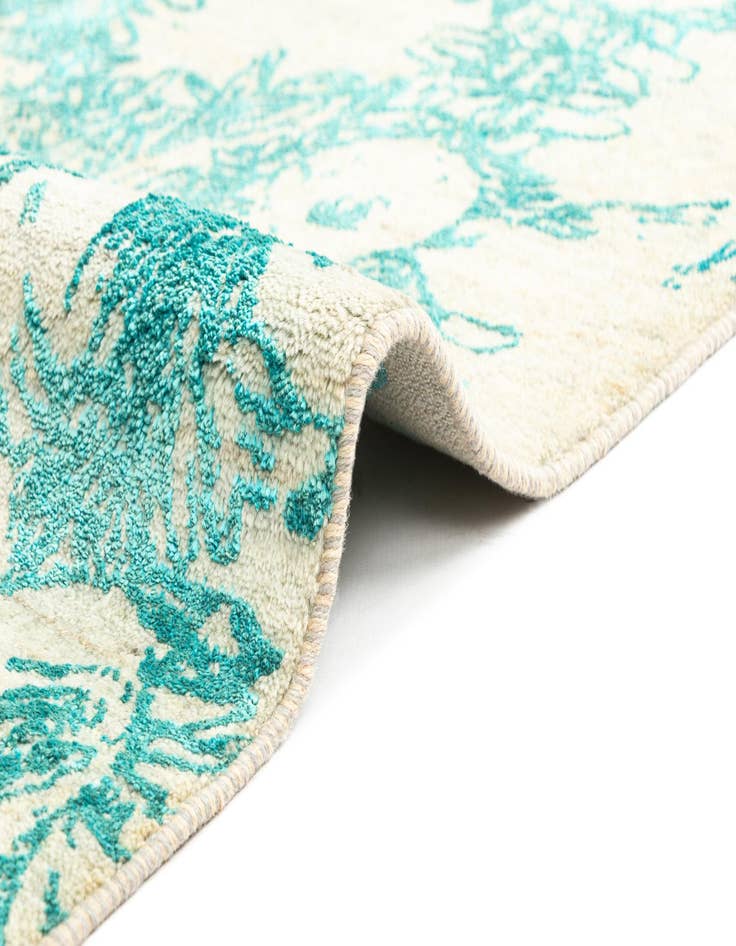 Detail image of 6' 4 x 9' 8  Hand Knotted Anar Rug