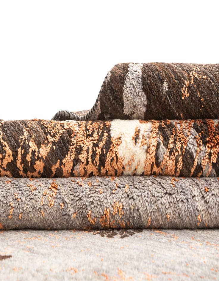 Detail image of 6' 6 x 9' 11 Hand Knotted Anar Rug