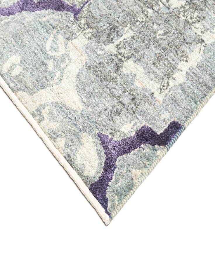 Detail image of 6' 6 x 9' 8  Hand Knotted Anar Rug