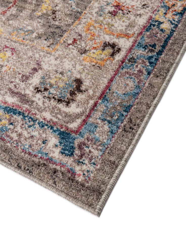 Detail image of 6' 7 x 9' 10 Andromeda Rug