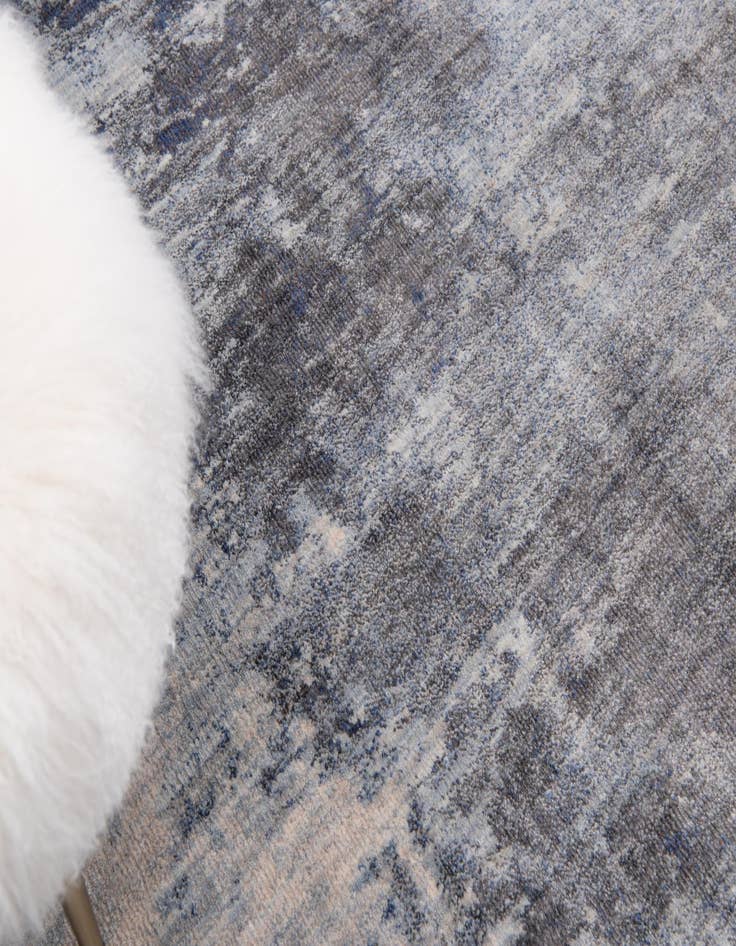 Detail image of 8' x 10' Apollo Rug