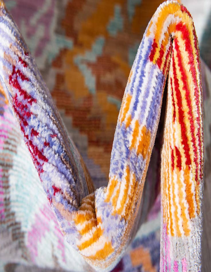 Detail image of 5' 3 x 7' 7 Aqua Rug