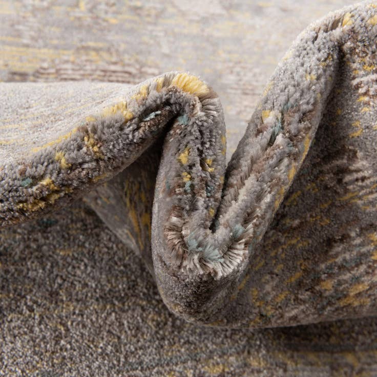 Detail image of 4' 7 x 6' 7 Aqua Rug