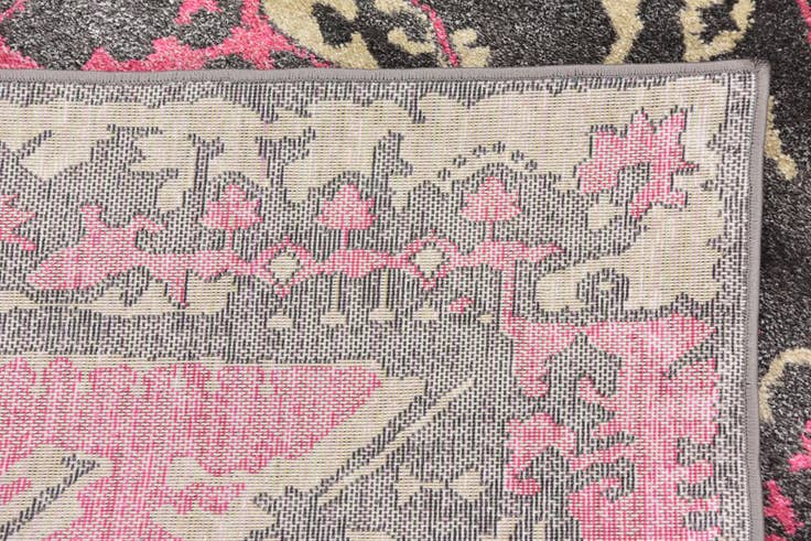 Detail image of 5' x 7' 6 Aria Rug