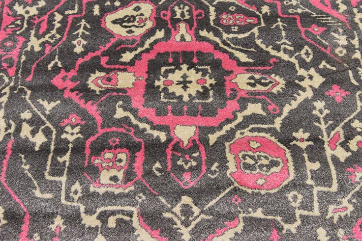 Detail image of 5' x 7' 6 Aria Rug