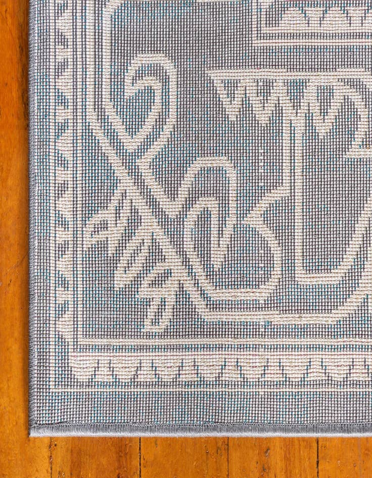 Detail image of 2' x 3' Aria Rug