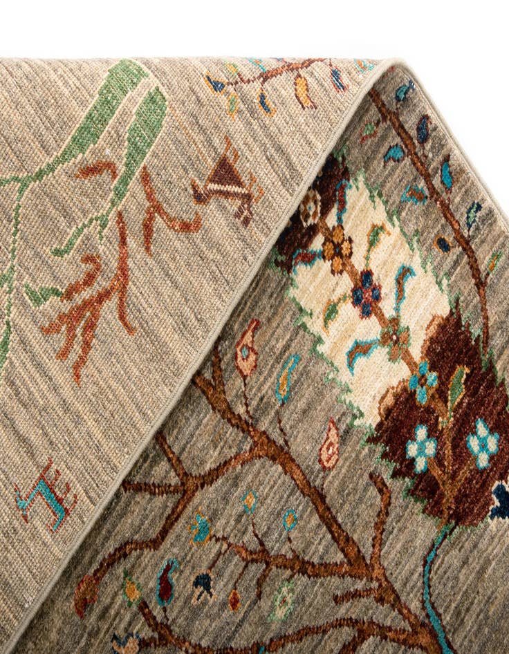 Detail image of 5' 8 x 7' 7 Ariana Wool Rug