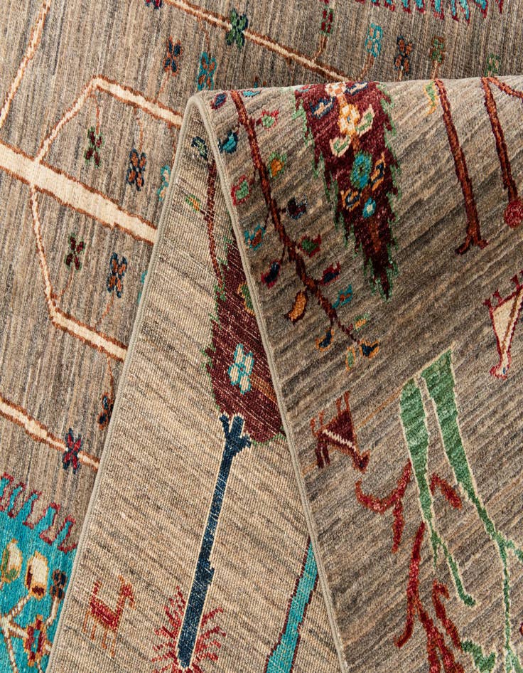 Detail image of 5' 8 x 7' 7 Hand Knotted Ariana Ziegler Rug