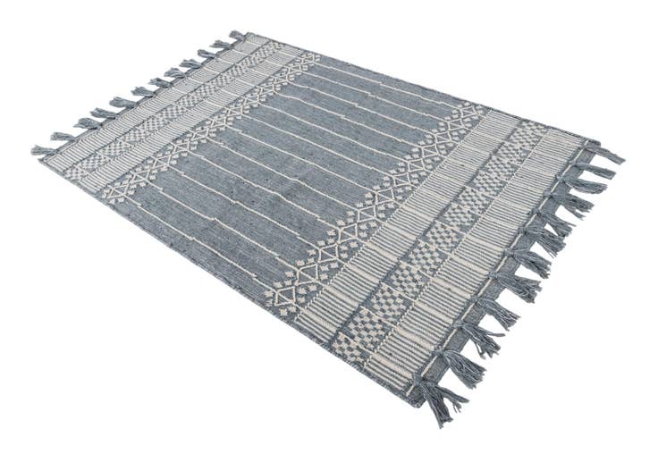 Detail image of 4' 2 x 6' Hand Woven Arizona Wool Rug