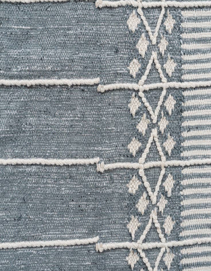 Detail image of 4' 2 x 6' Hand Woven Arizona Wool Rug