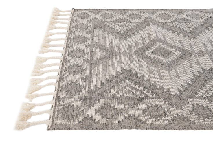 Detail image of 4' x 6' 9 Hand Woven Arizona Wool Rug