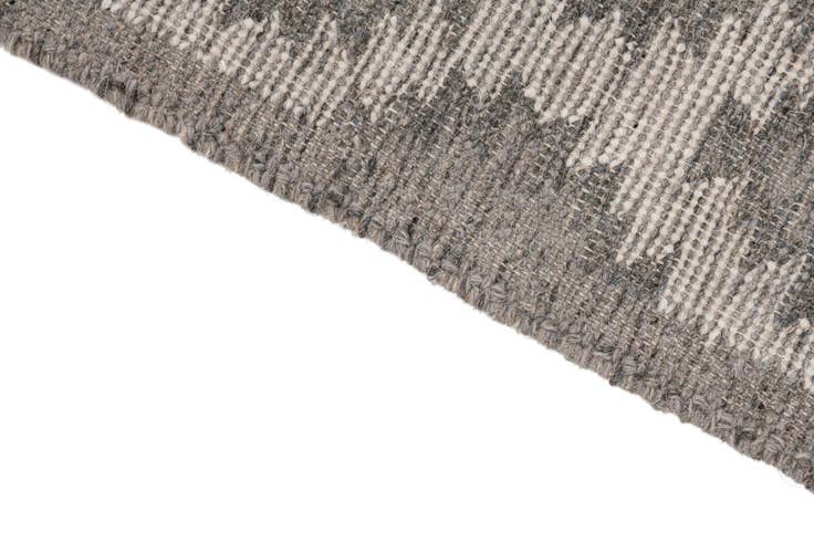 Detail image of 4' x 6' 9 Hand Woven Arizona Wool Rug