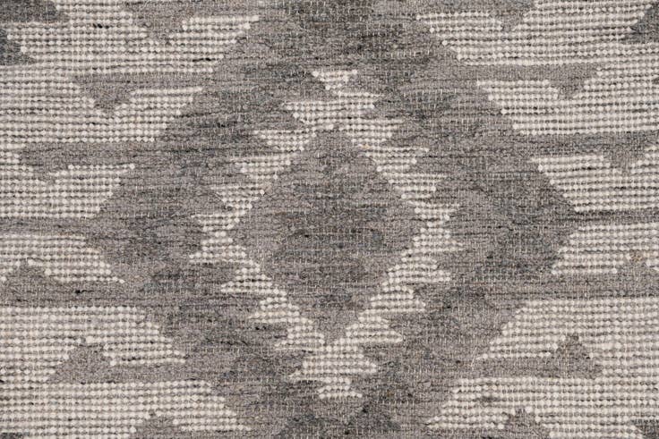Detail image of 4' x 6' 9 Hand Woven Arizona Wool Rug