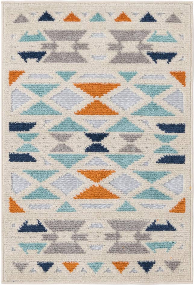 Detail image of 2' x 3' Easy-Clean Aruba Indoor / Outdoor Rug