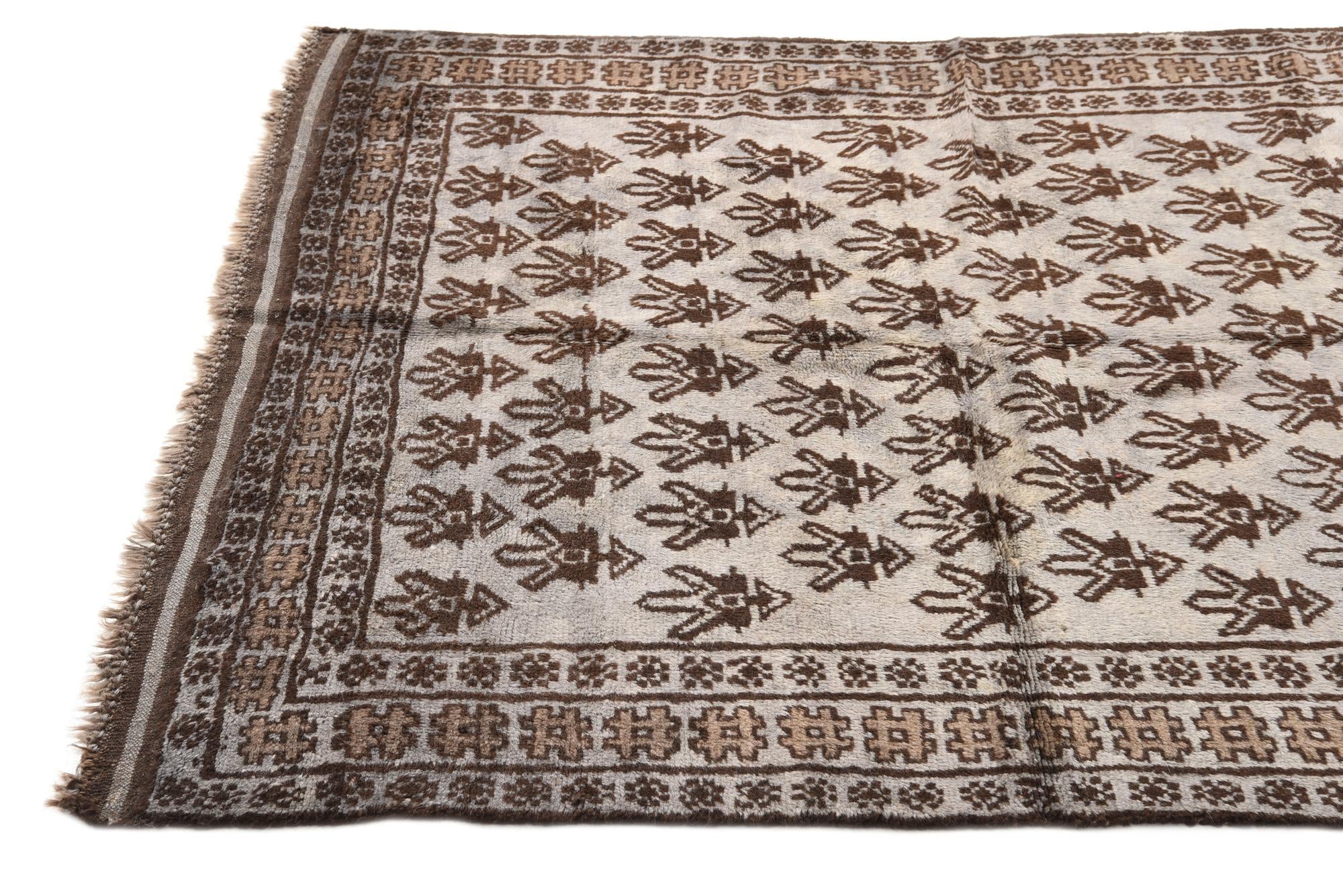 4' 9 x 8' Hand Knotted Balouch Wool Rug