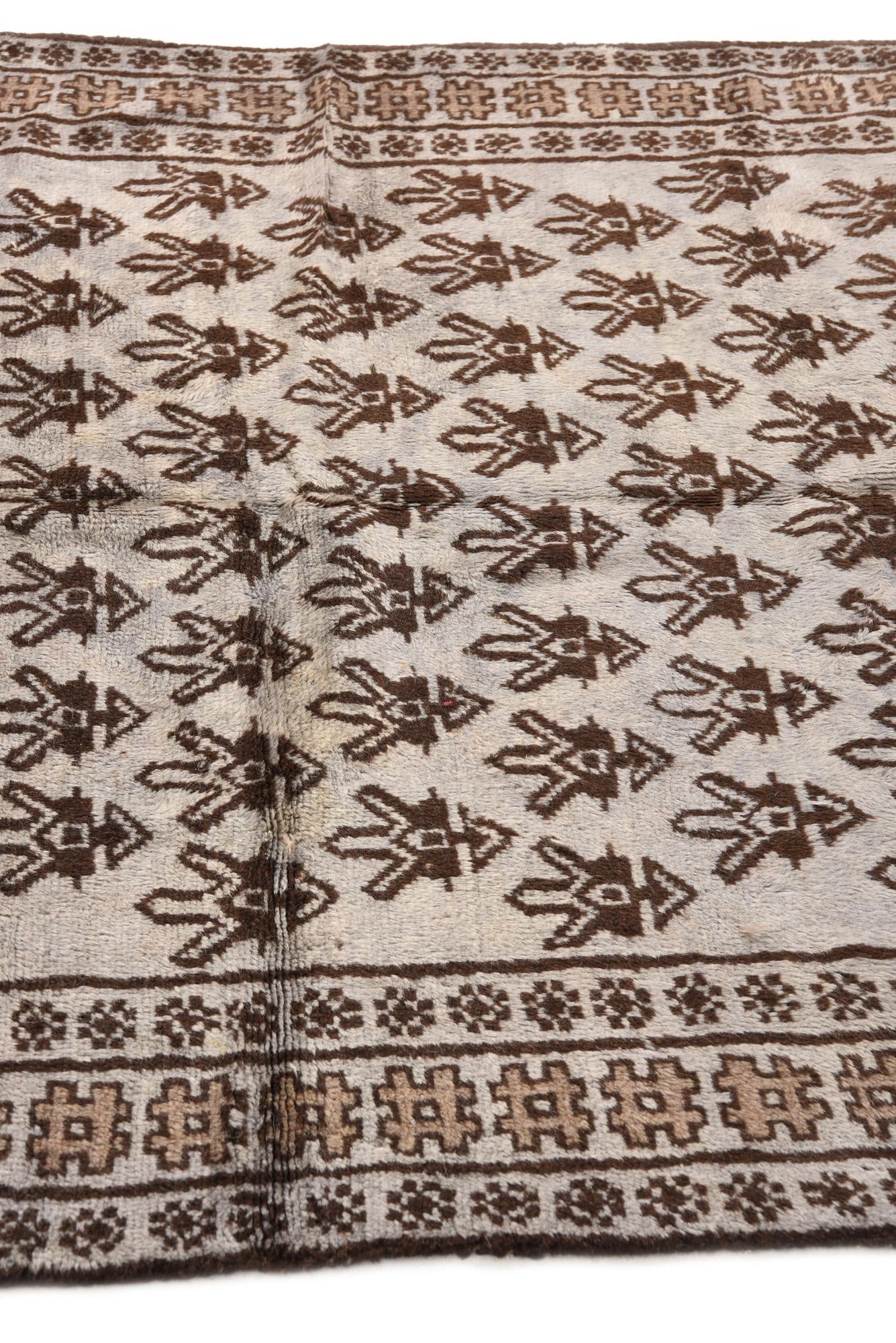 4' 9 x 8' Hand Knotted Balouch Wool Rug