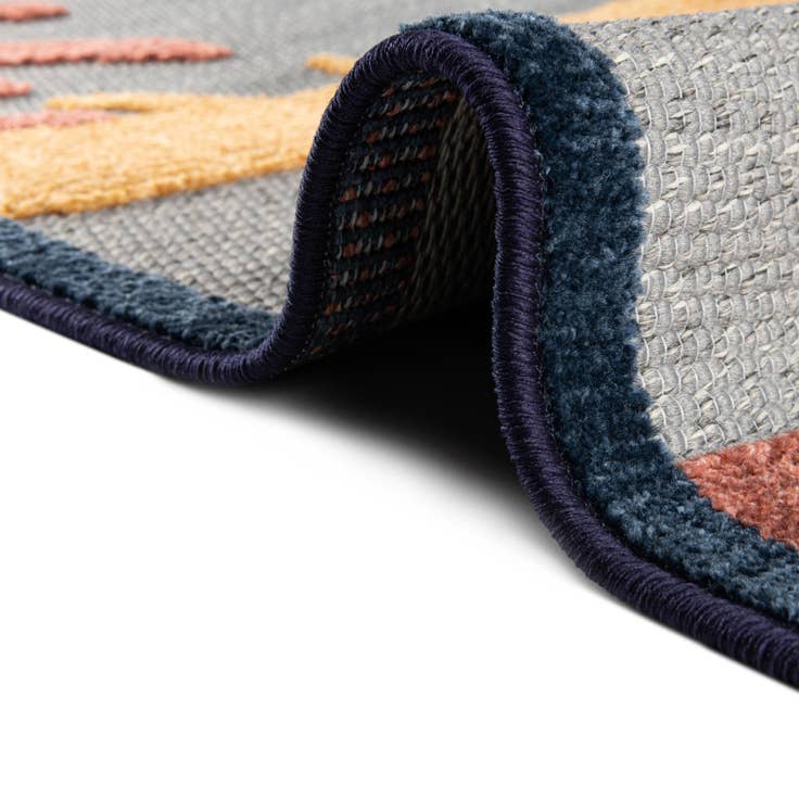 Detail image of 5' 3 x 8' Easy-Clean Belize Indoor / Outdoor Rug