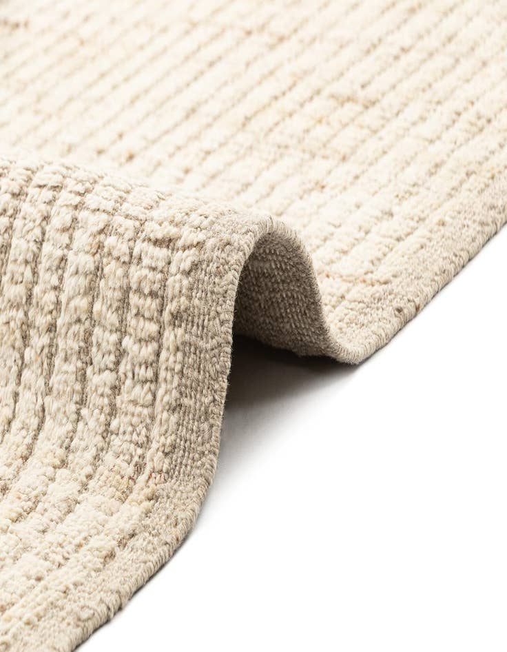 Detail image of 2' 7 x 10' 2  Hand Knotted Beni Marok Rug