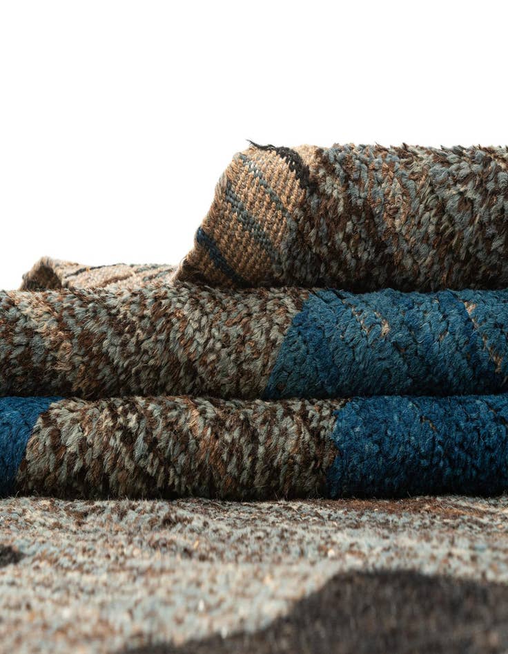 Detail image of 10' 4 x 14' 5  Hand Knotted Beni Marok Rug