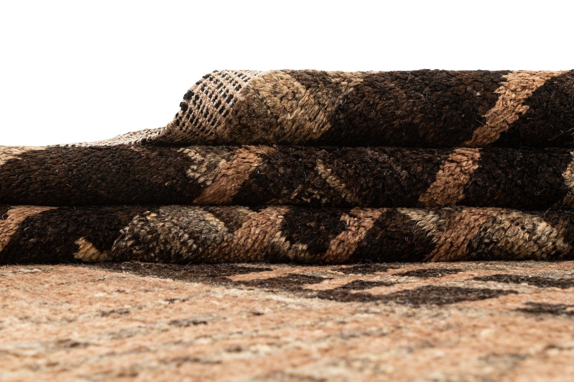 8' 6 x 10' Hand Knotted Beni Marok Rug