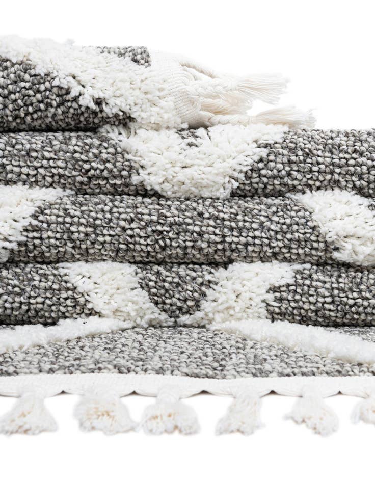 Detail image of 5' 3 x 8' Boho Rug