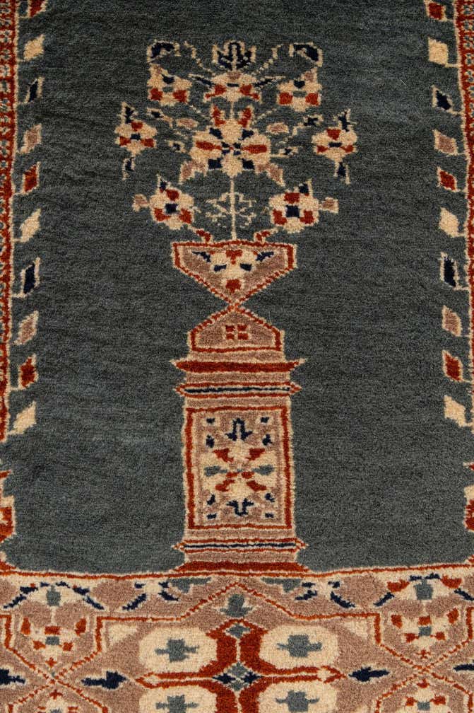 2' 8 x 4' 6 Hand Knotted Bokhara Oriental Wool Rug
