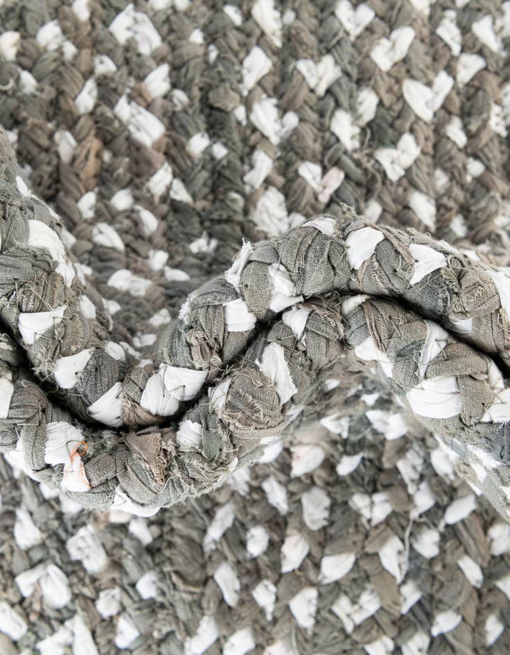 Detail image of 4' 1 x 5' Handmade Braided Chindi Rug