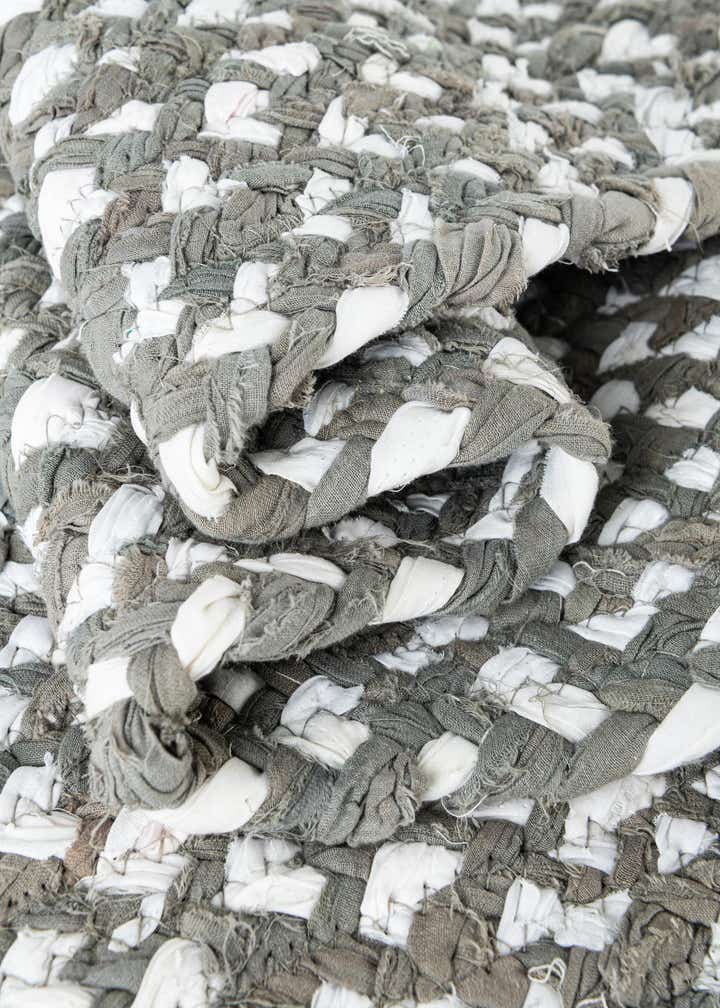 2' x 3' 1 Handmade Braided Chindi Rug