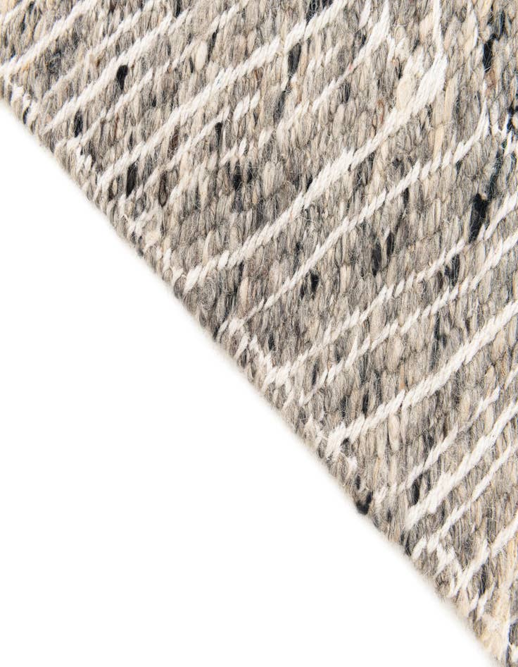 Detail image of 2' x 3' 2 Hand Knotted Braided Jute Rug
